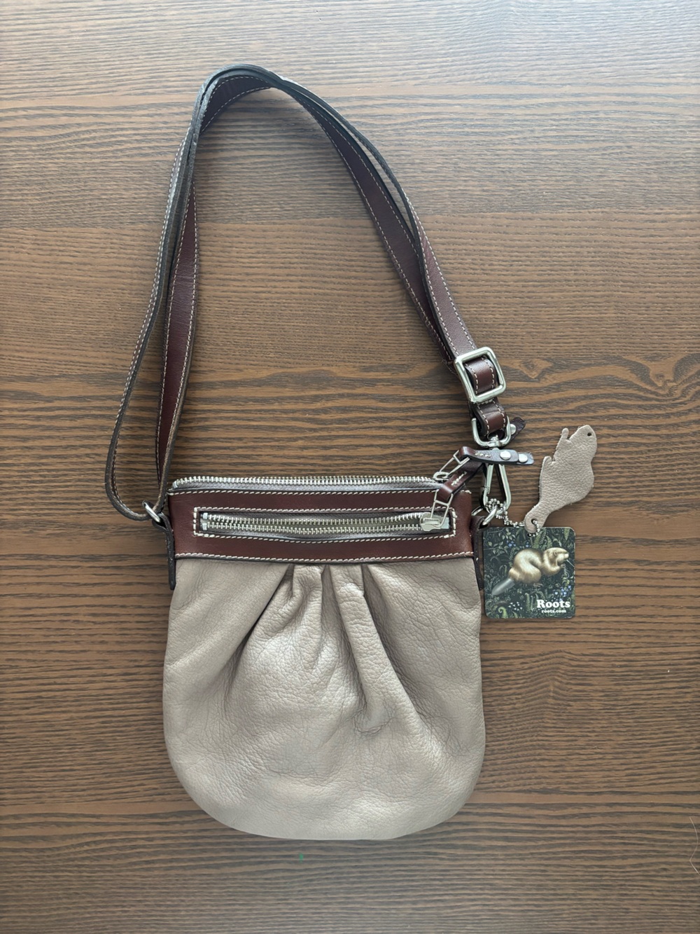 ROOTS women’s tan/brown two tone crossbody bag NWT